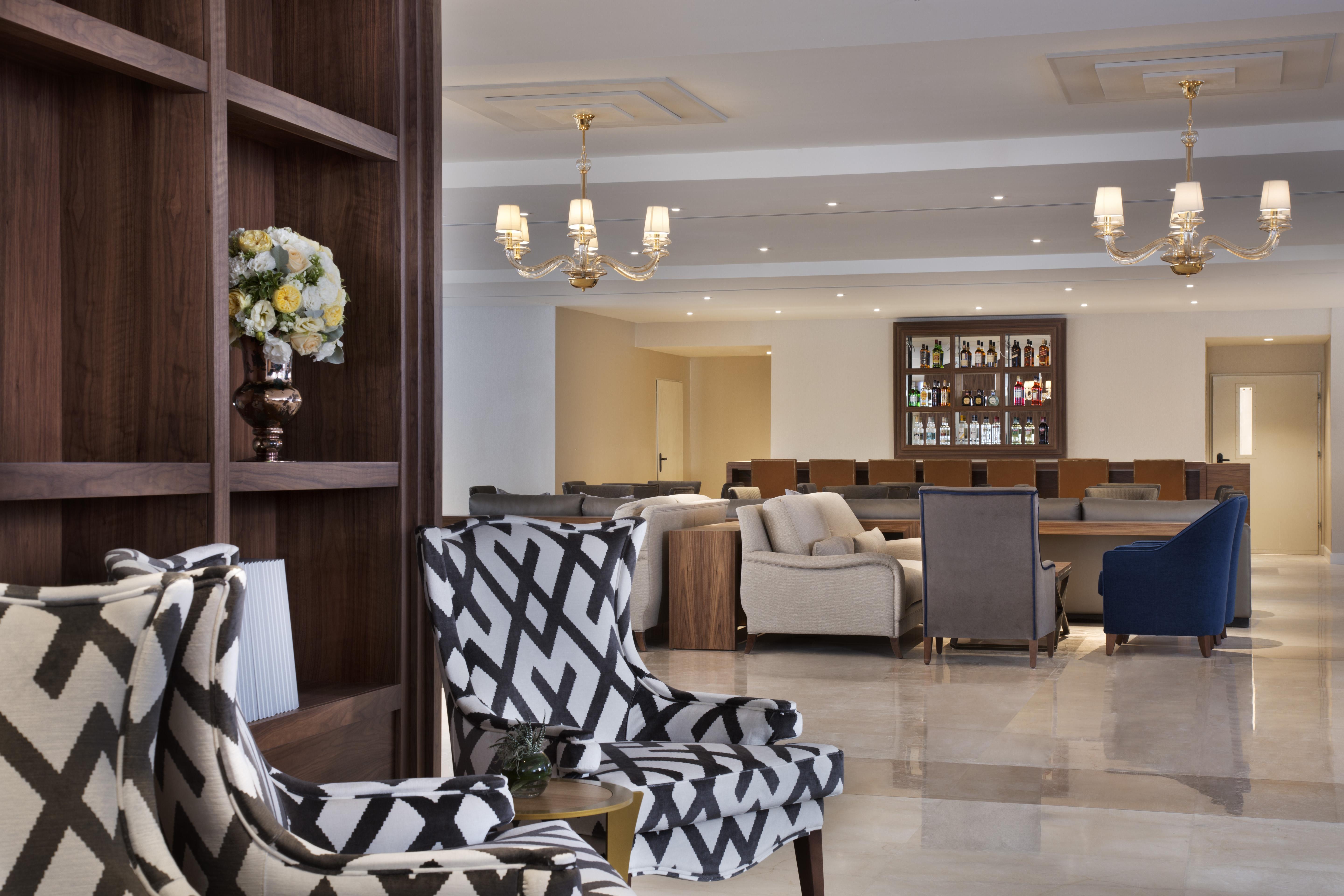 Herbert Samuel Jerusalém Exterior foto The lounge at the airport