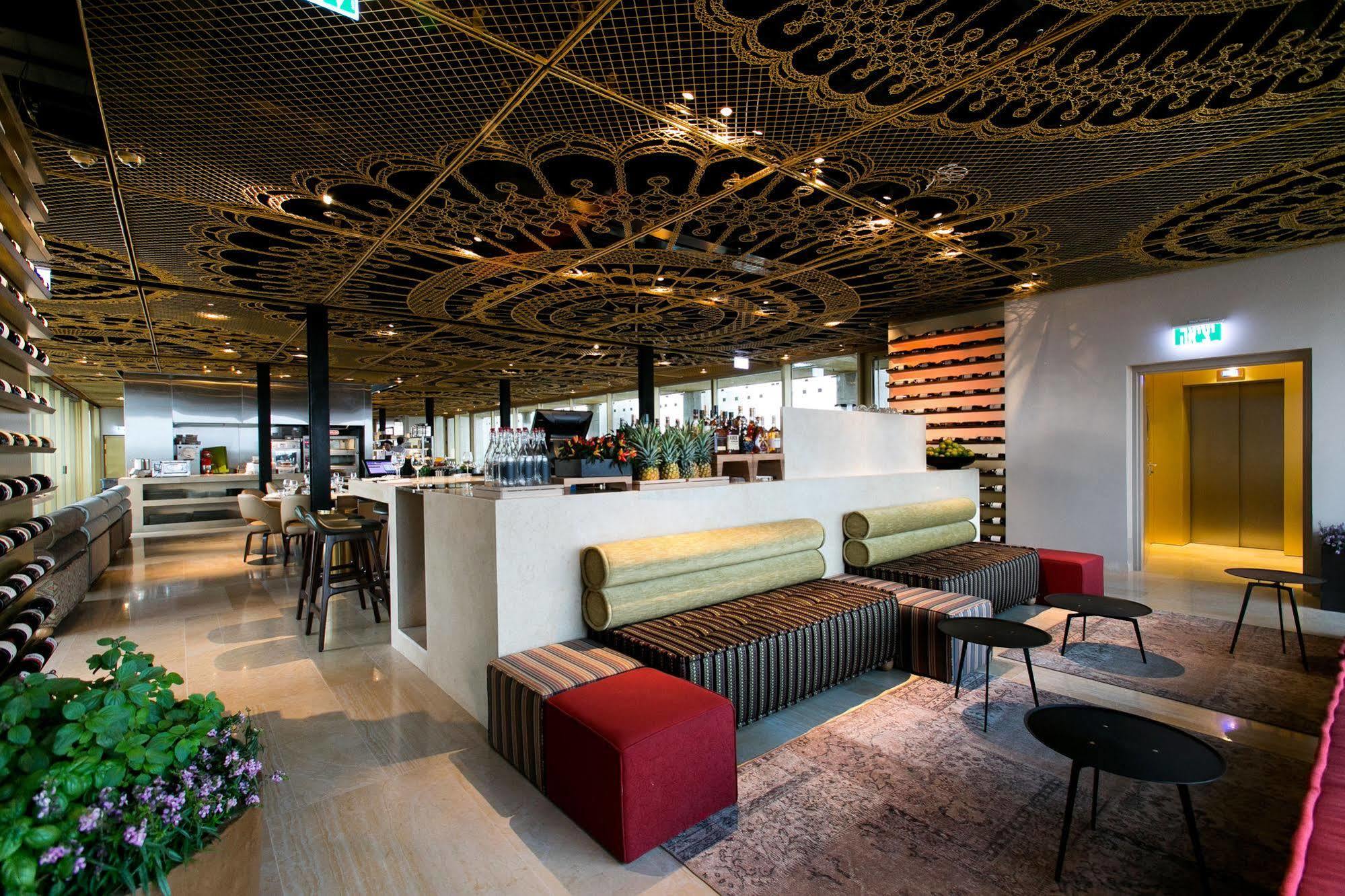 Herbert Samuel Jerusalém Exterior foto The lounge at the airport